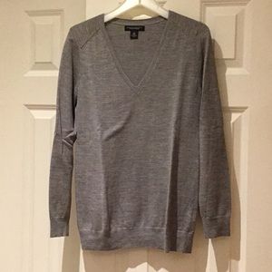 Banana Republic Merino wool v neck sweater